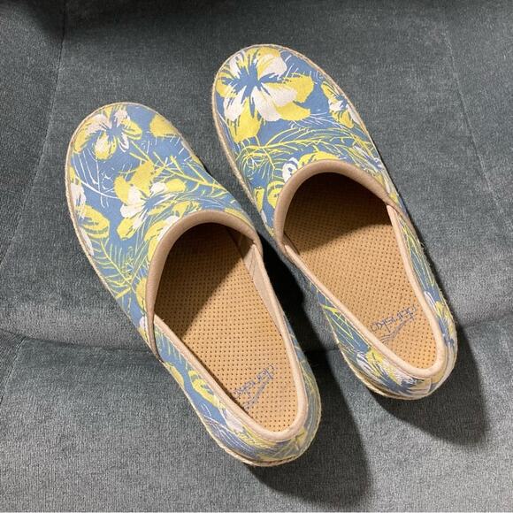 Dansko Victoria Tahiti tropical print canvas slip-on clogs size 39 beachy sturdy - Picture 10 of 10